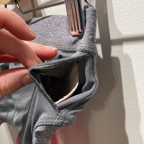 Lululemon sports bra with pads - Picture 4 of 4